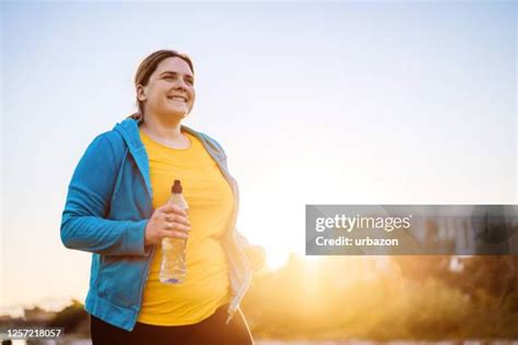 40.070 Dikke Vrouw Stock Photos, High